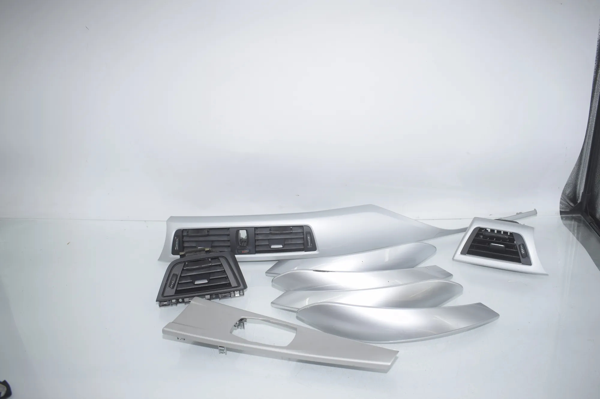 Interior Trim Strips Kit – OEM 9253217 · BMW 3 (F30, F80) BMW 3 (F30, F80) 320 i 2012