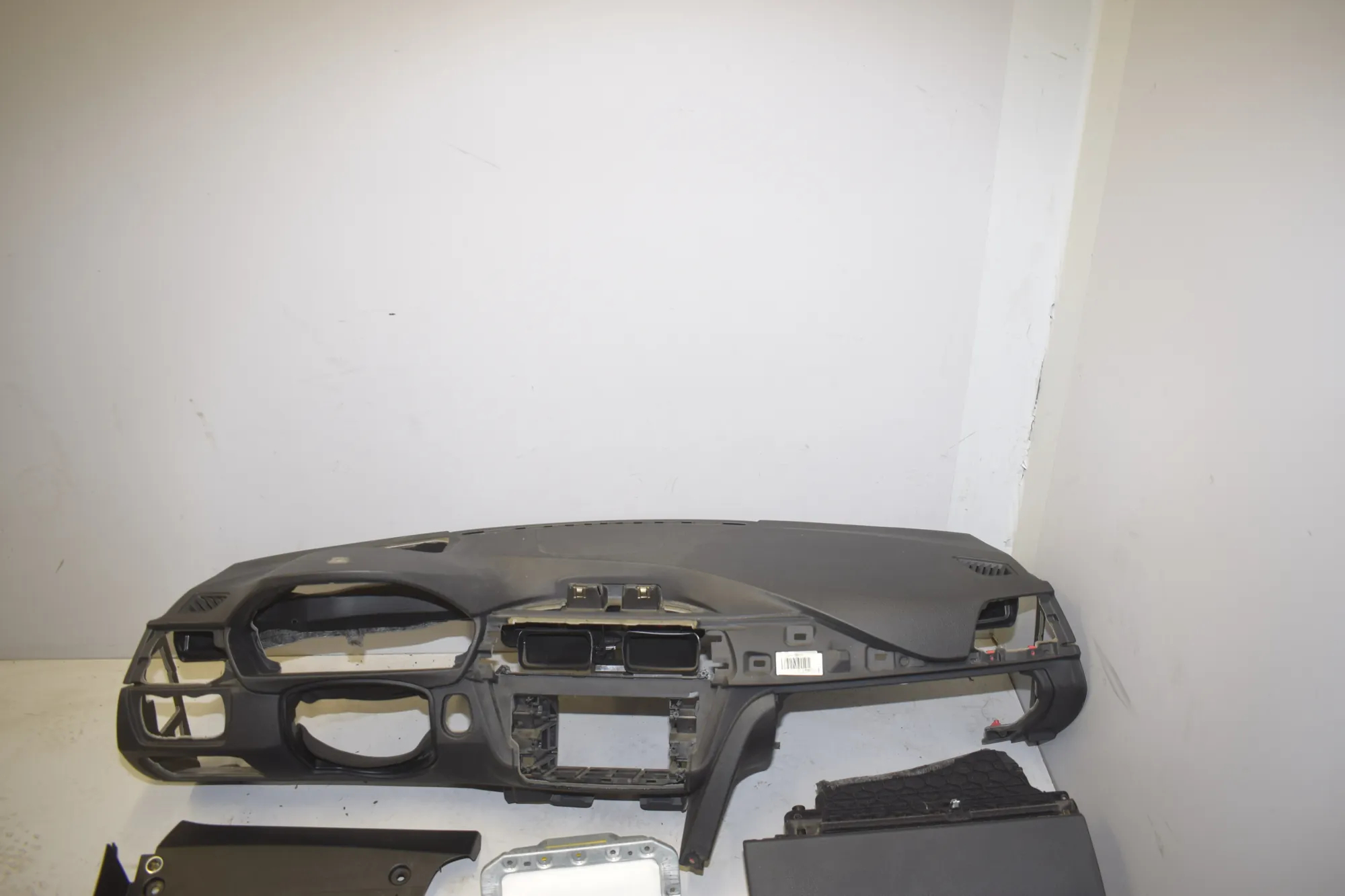 Dashboard – OEM 9247997 · BMW 3 (F30, F80) BMW 3 (F30, F80) 320 i 2012 – 4
