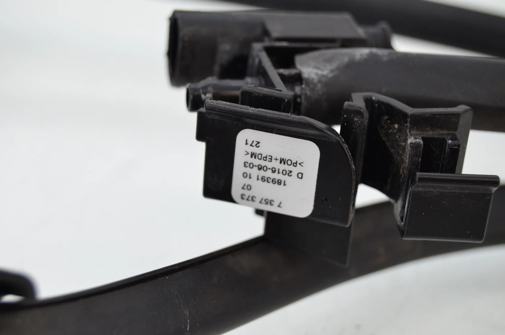 Windshield Nozzle Jet – OEM 7357373 · BMW 7 (G11, G12) 750 d, Ld xDrive 2016 – 4