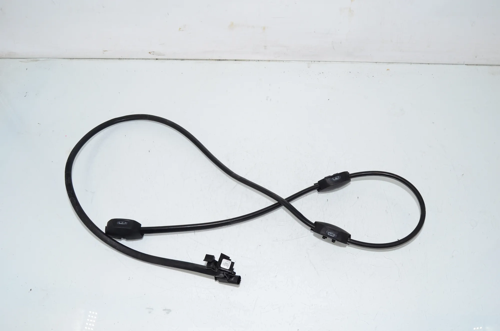 Windshield Nozzle Jet – OEM 7357373 · BMW 7 (G11, G12) 750 d, Ld xDrive 2016