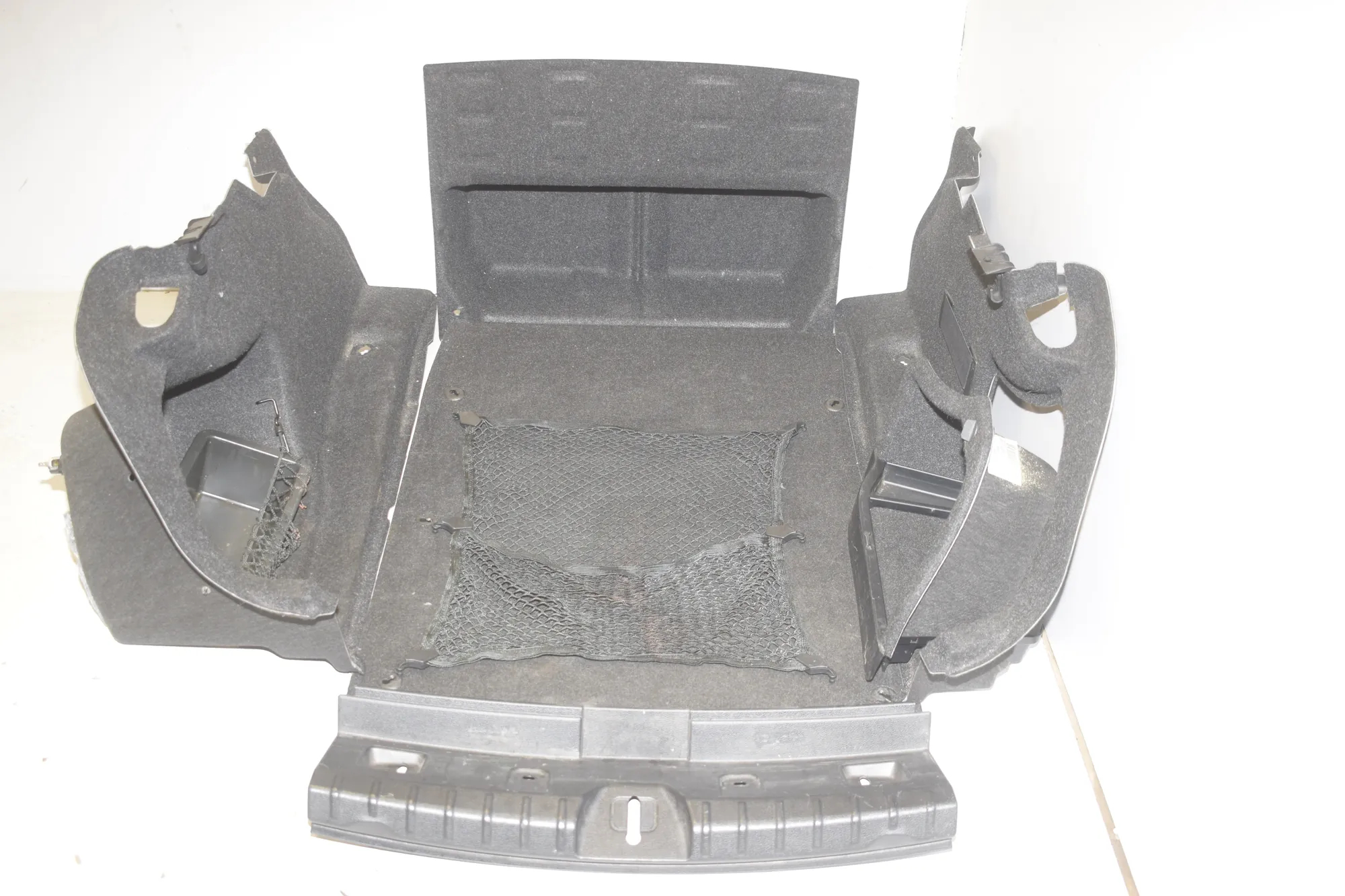 Trunk Trim Kit – OEM 7246303 · BMW 3 (F30, F80) BMW 3 (F30, F80) 320 i 2012