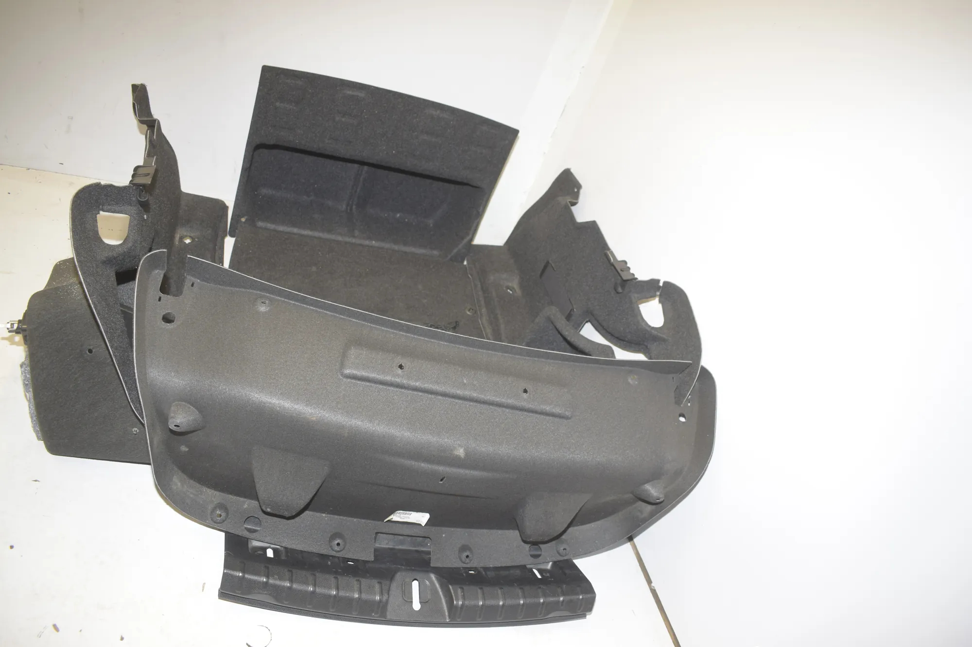 Trunk Trim Kit – OEM 7246303 · BMW 3 (F30, F80) BMW 3 (F30, F80) 320 i 2012 – 7
