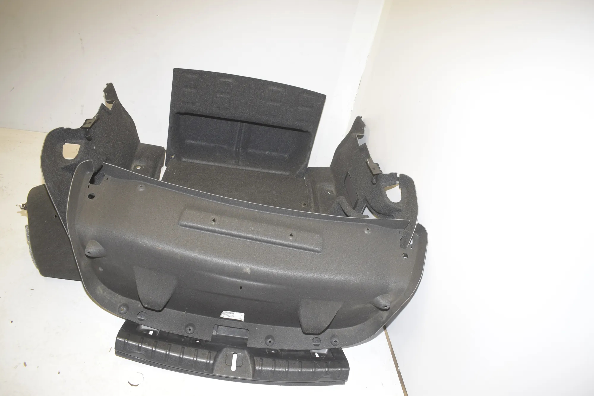 Trunk Trim Kit – OEM 7246303 · BMW 3 (F30, F80) BMW 3 (F30, F80) 320 i 2012 – 9