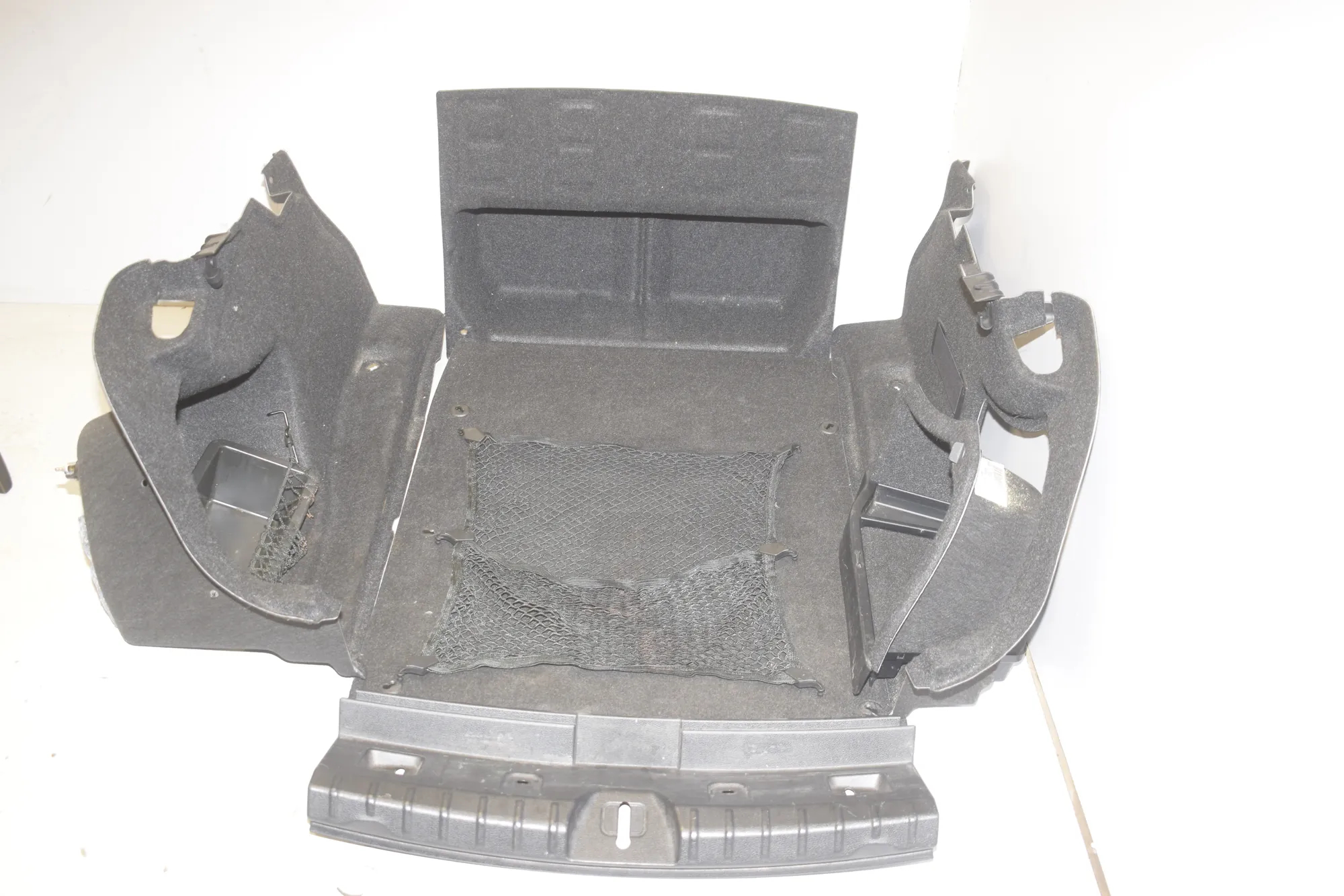 Trunk Trim Kit – OEM 7246303 · BMW 3 (F30, F80) BMW 3 (F30, F80) 320 i 2012 – 2