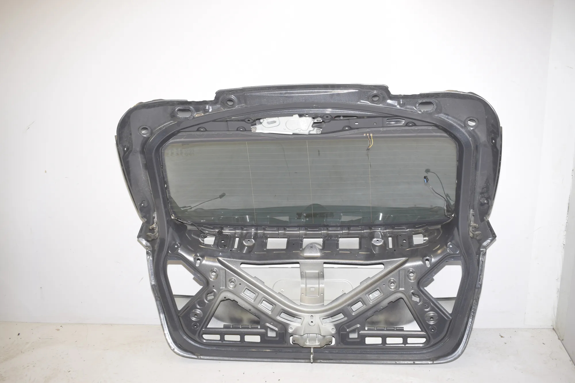Tailgate Bootlid · BMW 2 Active Tourer (F45) BMW 2 Active Tourer (F45) 216 i 2017 – 4