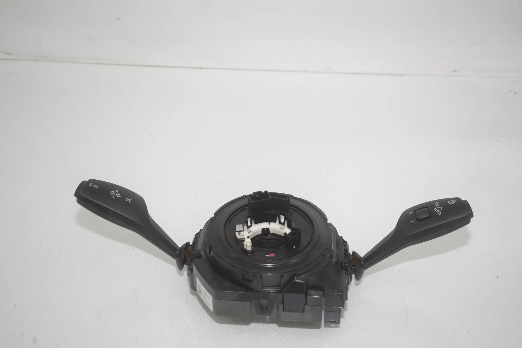 Indicator Wiper Stalk Switch – OEM 9253746 · BMW 3 (F30, F80) BMW 3 (F30, F80) 320 i 2012