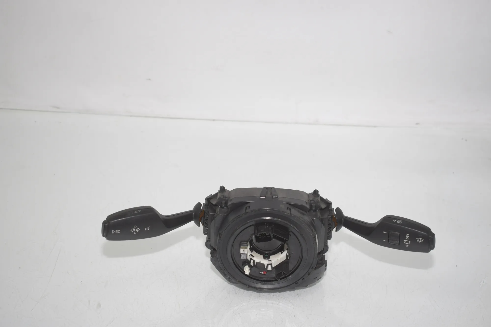 Indicator Wiper Stalk Switch – OEM 9253746 · BMW 3 (F30, F80) BMW 3 (F30, F80) 320 i 2012 – 2