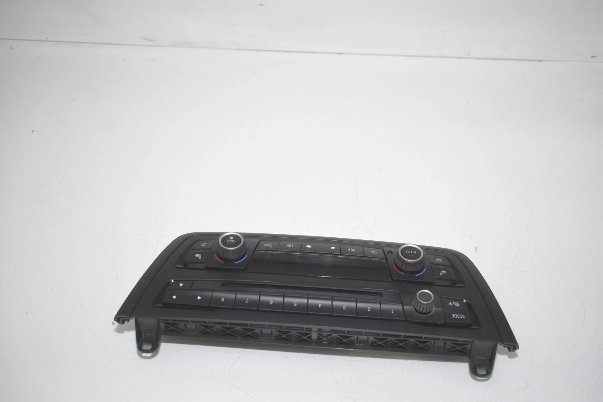 Climate Control Unit – OEM 9261098 · BMW 3 (F30, F80) BMW 3 (F30, F80) 320 i 2012 – 5