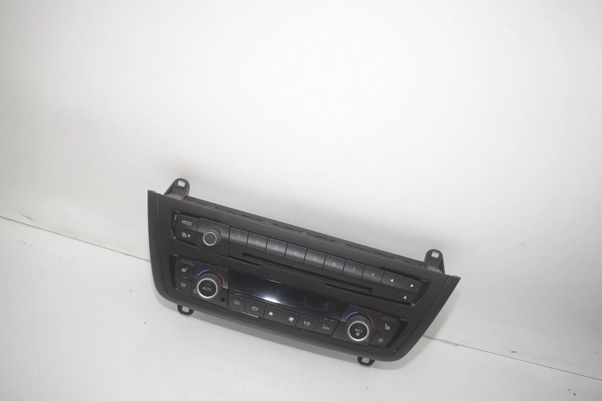 Climate Control Unit – OEM 9261098 · BMW 3 (F30, F80) BMW 3 (F30, F80) 320 i 2012 – 3