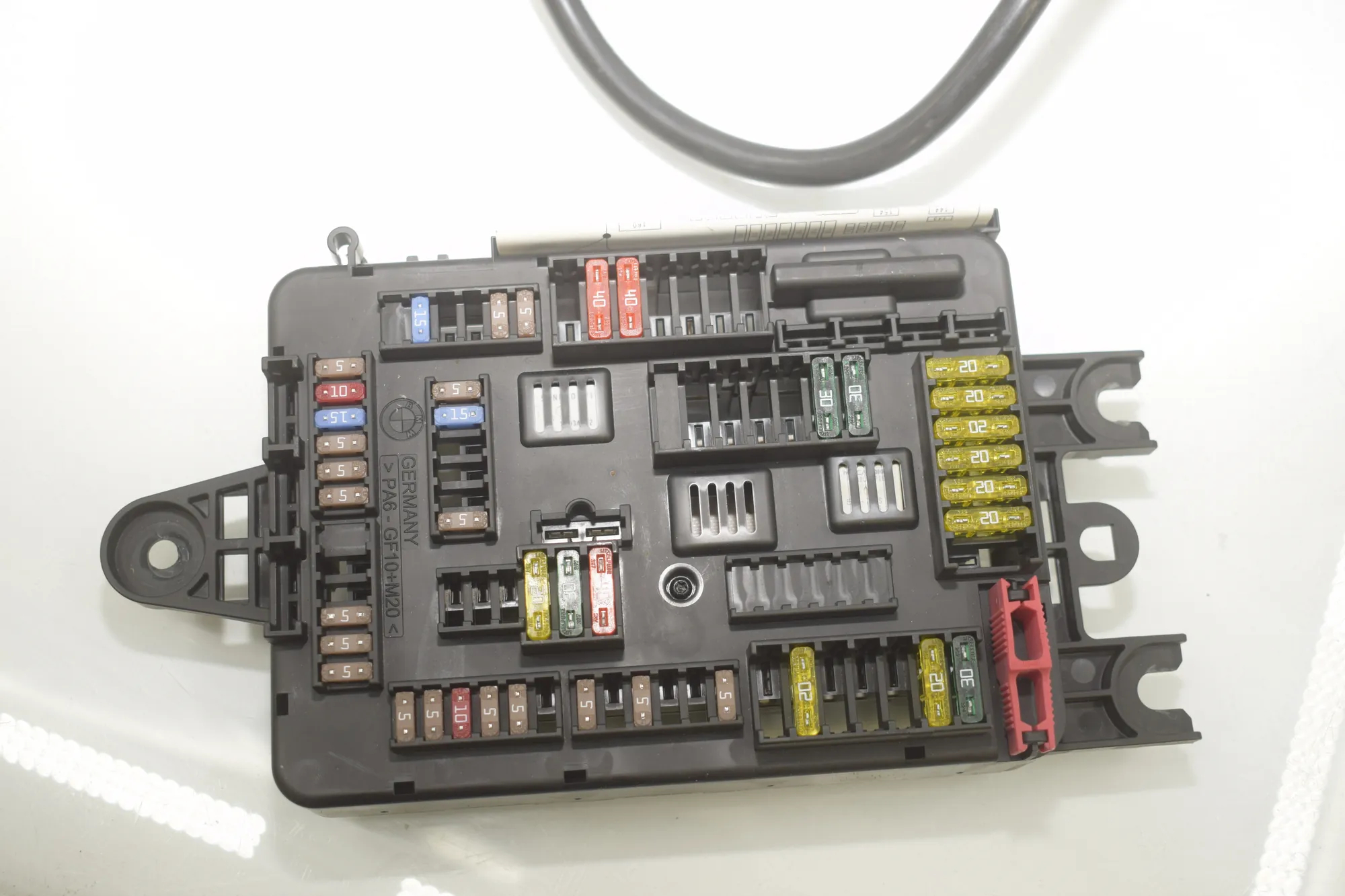Fuse Box – OEM 9261111 · BMW 3 (F30, F80) BMW 3 (F30, F80) 320 i 2012 – 4