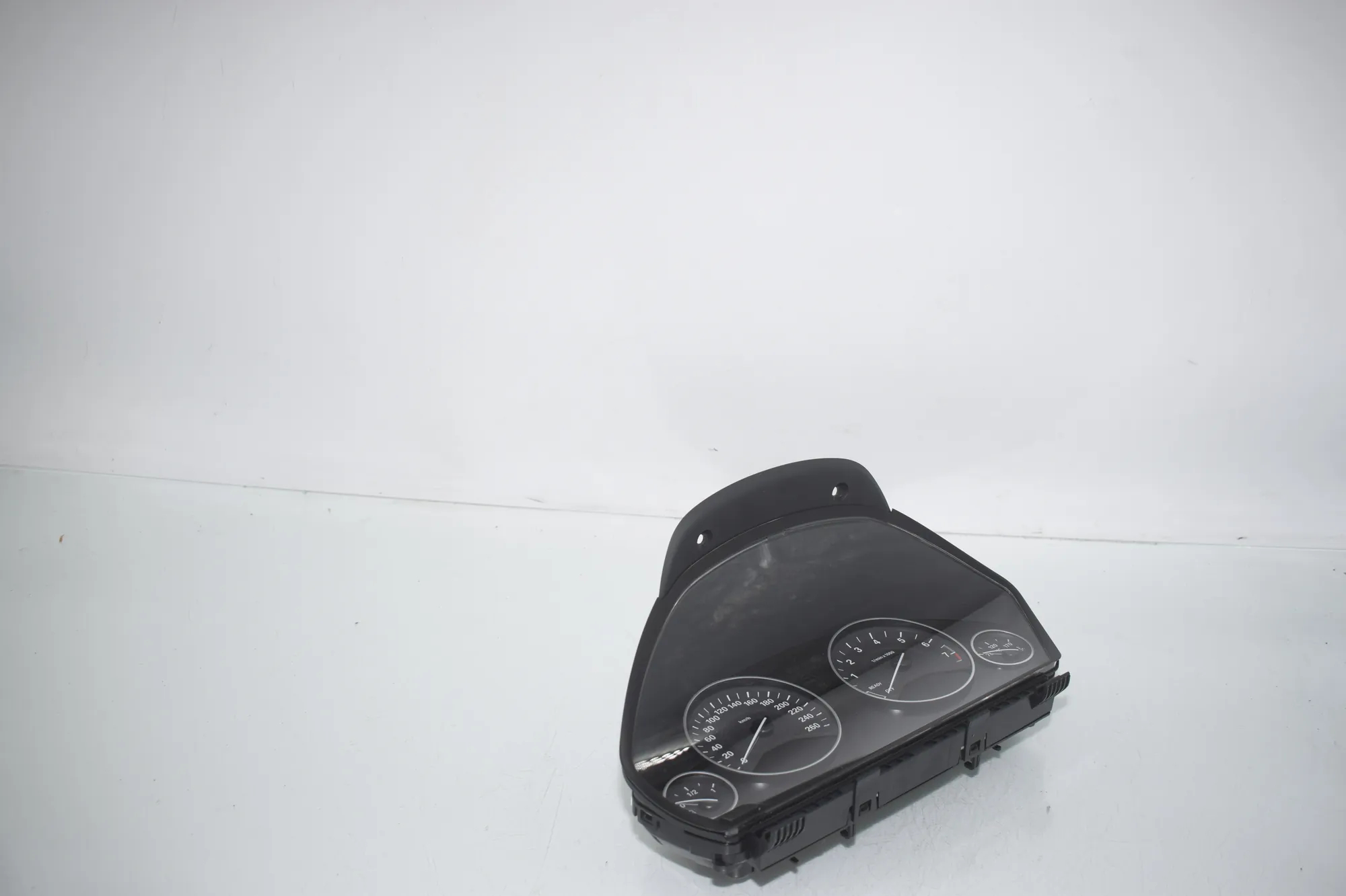 Instrument Cluster Speedometer – OEM 9232895 · BMW 3 (F30, F80) BMW 3 (F30, F80) 320 i 2012 – 3