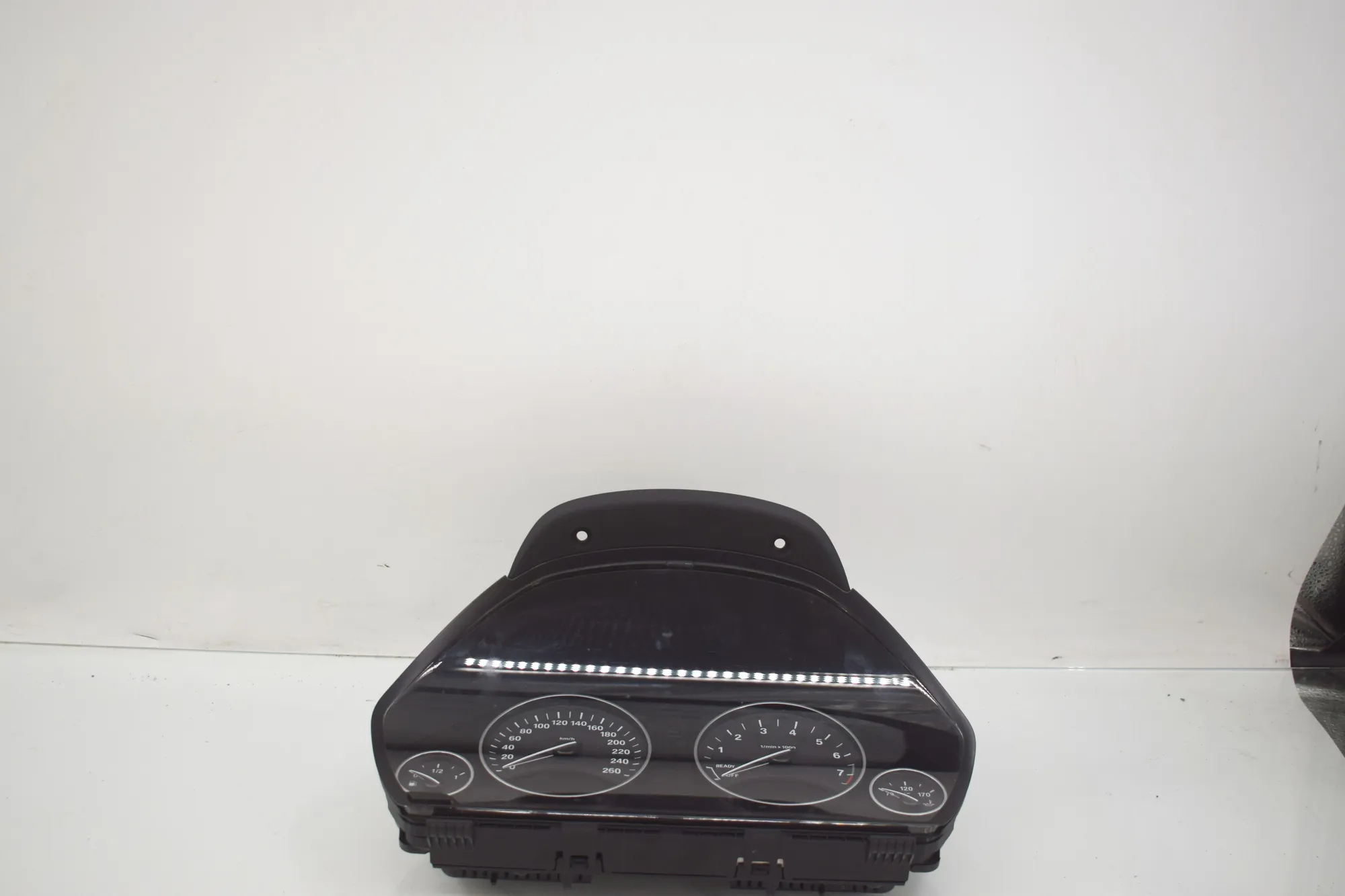 Instrument Cluster Speedometer – OEM 9232895 · BMW 3 (F30, F80) BMW 3 (F30, F80) 320 i 2012