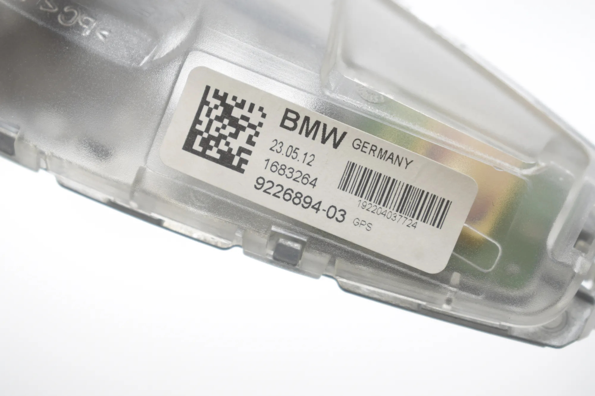 Antenna Trim – OEM 9240968 · BMW 3 (F30, F80) BMW 3 (F30, F80) 320 i 2012 – 6