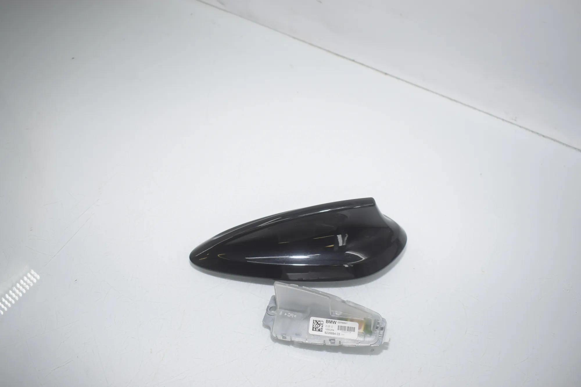 Antenna Trim – OEM 9240968 · BMW 3 (F30, F80) BMW 3 (F30, F80) 320 i 2012 – 2