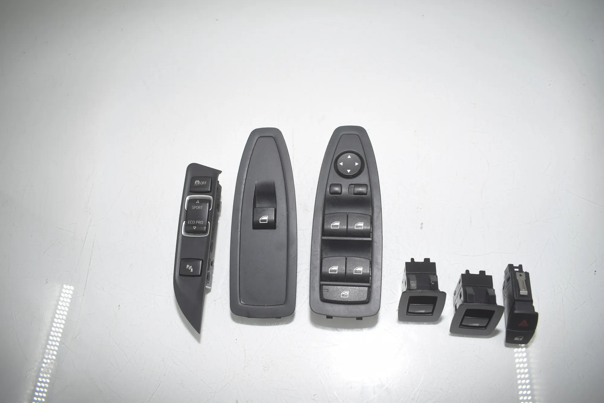 Switches – OEM 9252912 · BMW 3 (F30, F80) BMW 3 (F30, F80) 320 i 2012 – 3