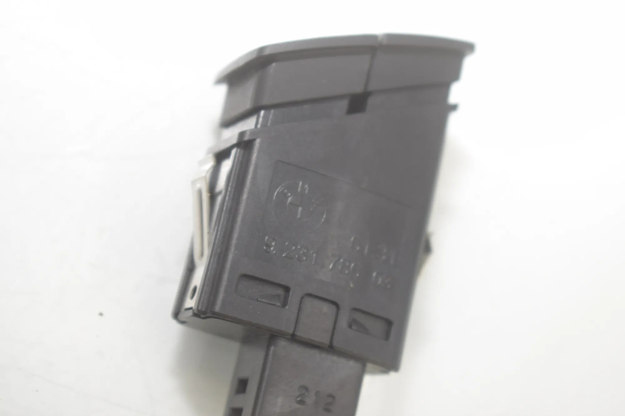 Switches – OEM 9252912 · BMW 3 (F30, F80) BMW 3 (F30, F80) 320 i 2012 – 9