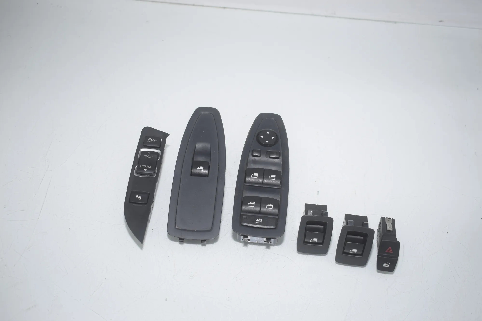 Switches – OEM 9252912 · BMW 3 (F30, F80) BMW 3 (F30, F80) 320 i 2012