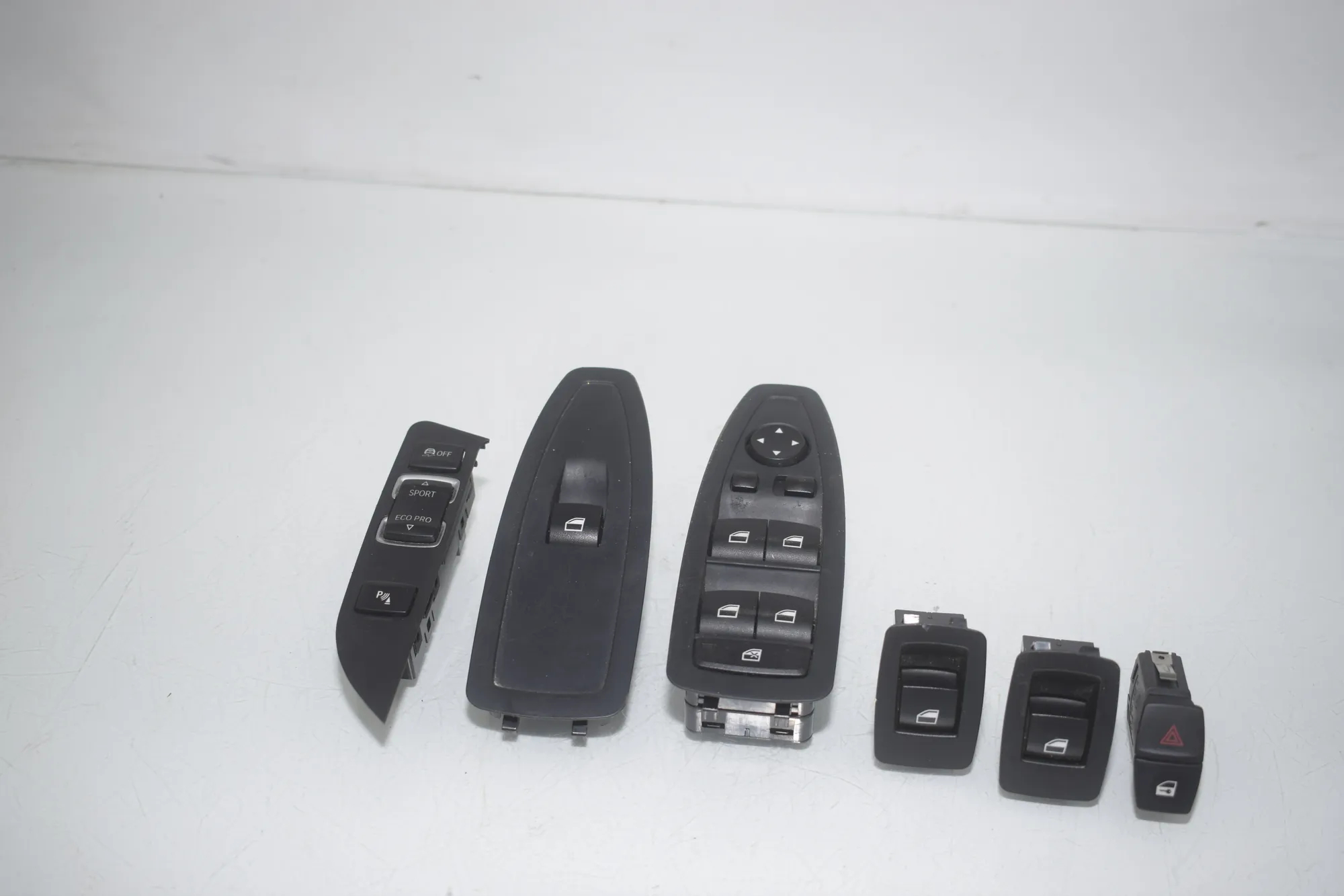 Switches – OEM 9252912 · BMW 3 (F30, F80) BMW 3 (F30, F80) 320 i 2012 – 2