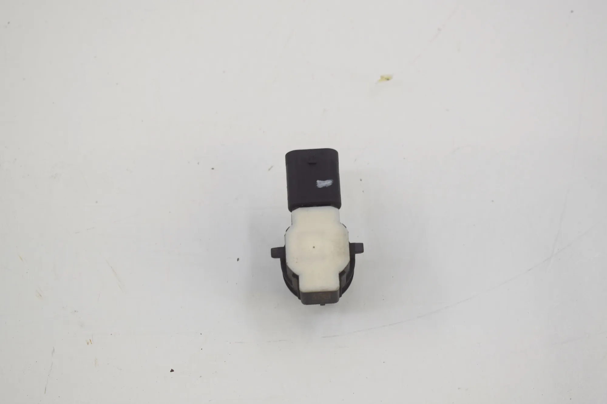 PDC Parking Sensor – OEM 9261582 · BMW 3 (F30, F80) BMW 3 (F30, F80) 320 i 2012
