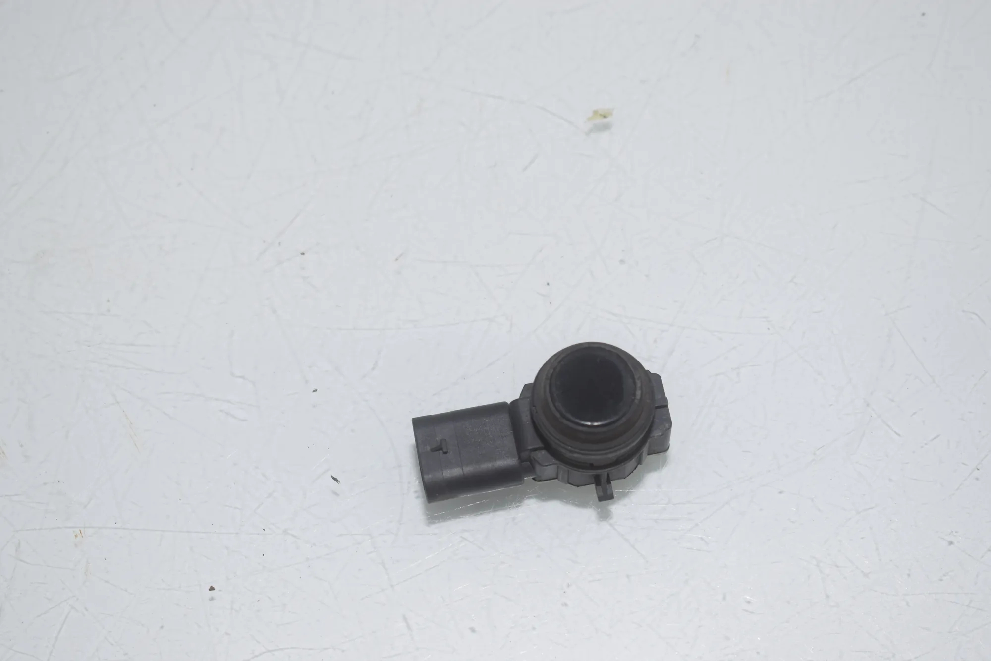 PDC Parking Sensor – OEM 9261582 · BMW 3 (F30, F80) BMW 3 (F30, F80) 320 i 2012 – 3