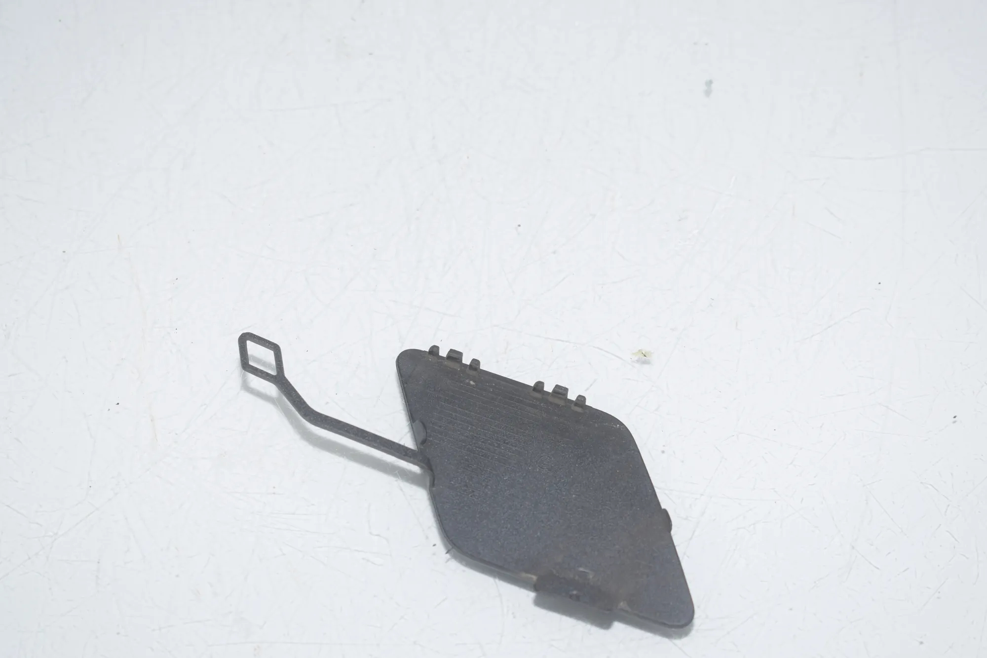 Rear Bumper Tow Eye Cover – OEM 7312748 · BMW 3 (F30, F80) BMW 3 (F30, F80) 320 i 2012 – 2