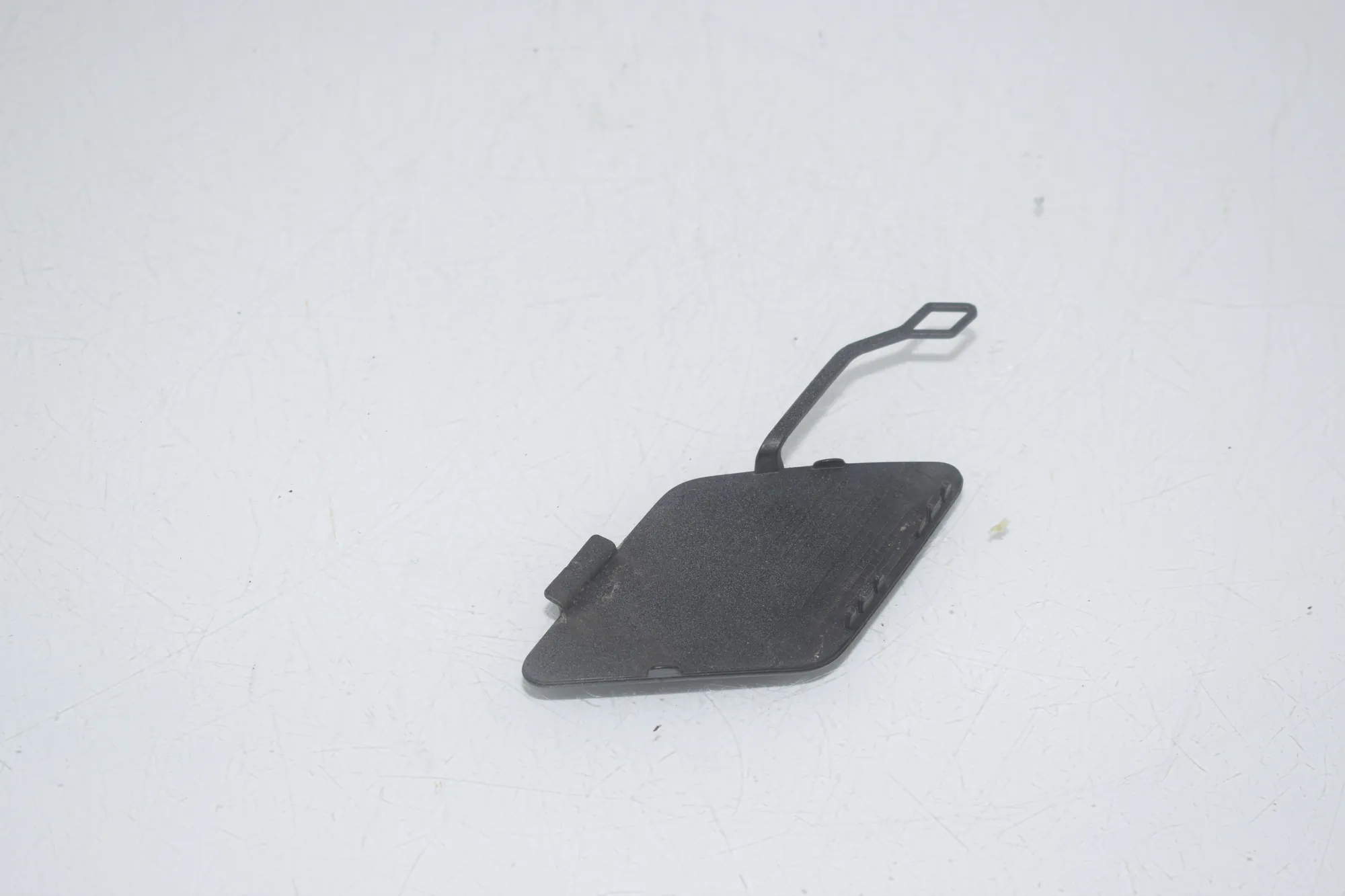 Rear Bumper Tow Eye Cover – OEM 7312748 · BMW 3 (F30, F80) BMW 3 (F30, F80) 320 i 2012 – 3
