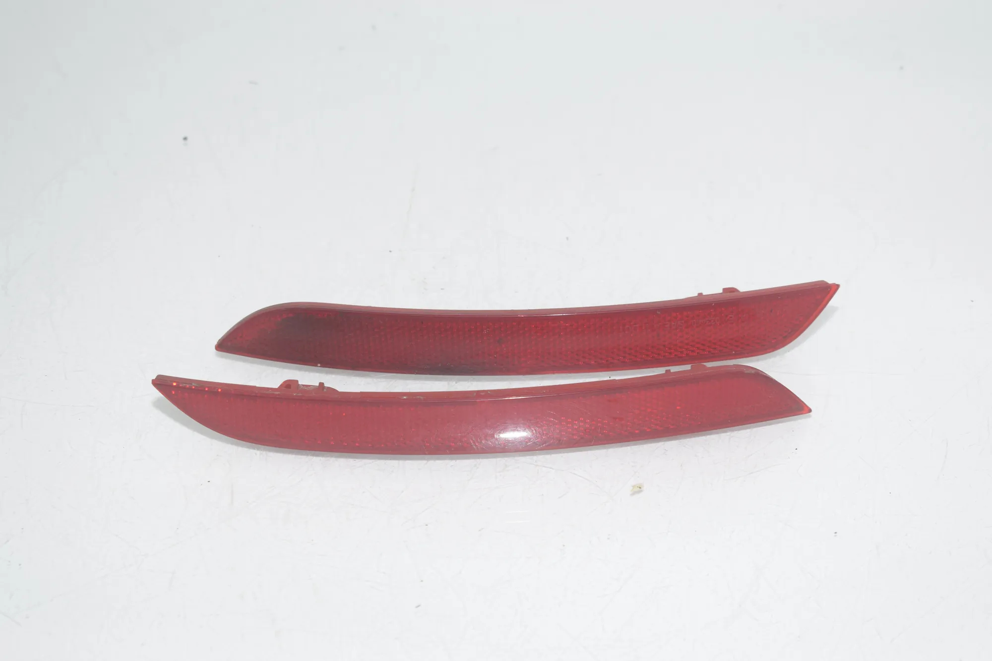 Rear Left Bumper Reflector – OEM 7301187 · BMW 3 (F30, F80) BMW 3 (F30, F80) 320 i 2012 – 2