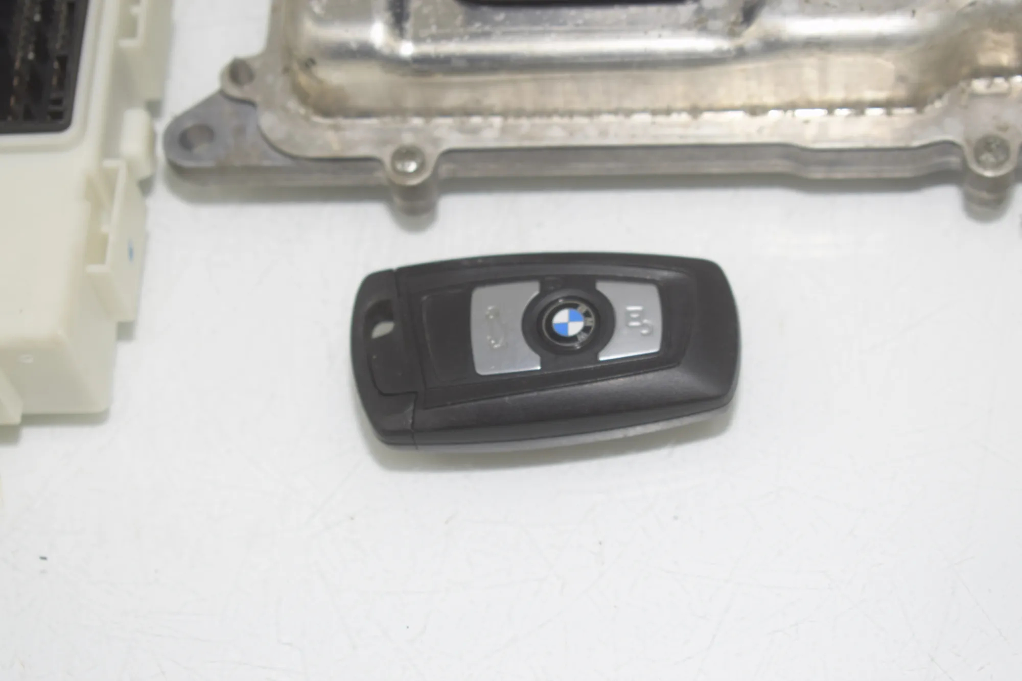 Engine Ignition ECU Set – OEM 9291773 · BMW 3 (F30, F80) BMW 3 (F30, F80) 320 i 2012 – 7