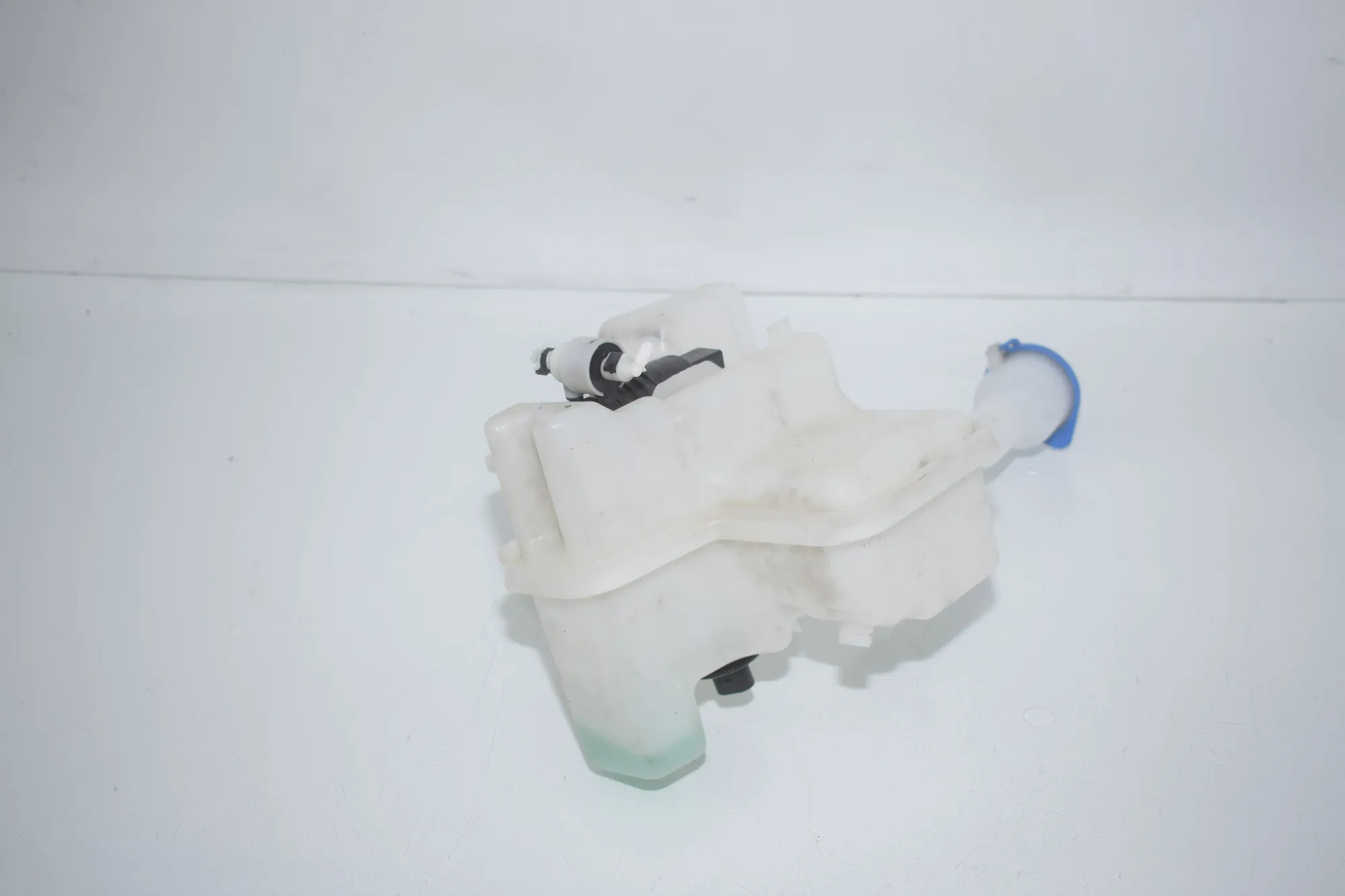 Window Washer Tank – OEM 7381592 · BMW i3 (I01) BMW i3 (I01) Electric 2020