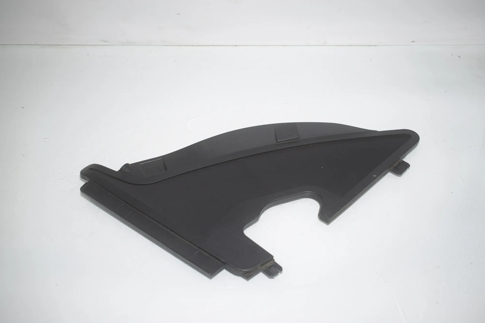 Front Wiper Cowl Trim – OEM 7333880 · BMW i3 (I01) BMW i3 (I01) Electric 2020 – 2