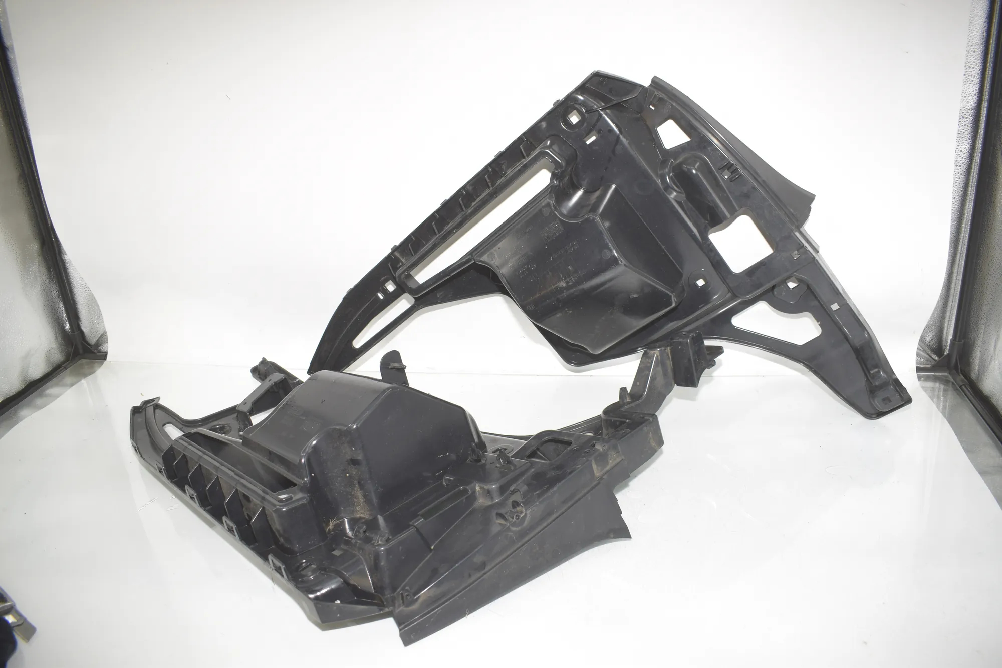 Rear Right Bumper Bracket – OEM 7296753 · BMW i3 (I01) BMW i3 (I01) Electric 2020 – 2