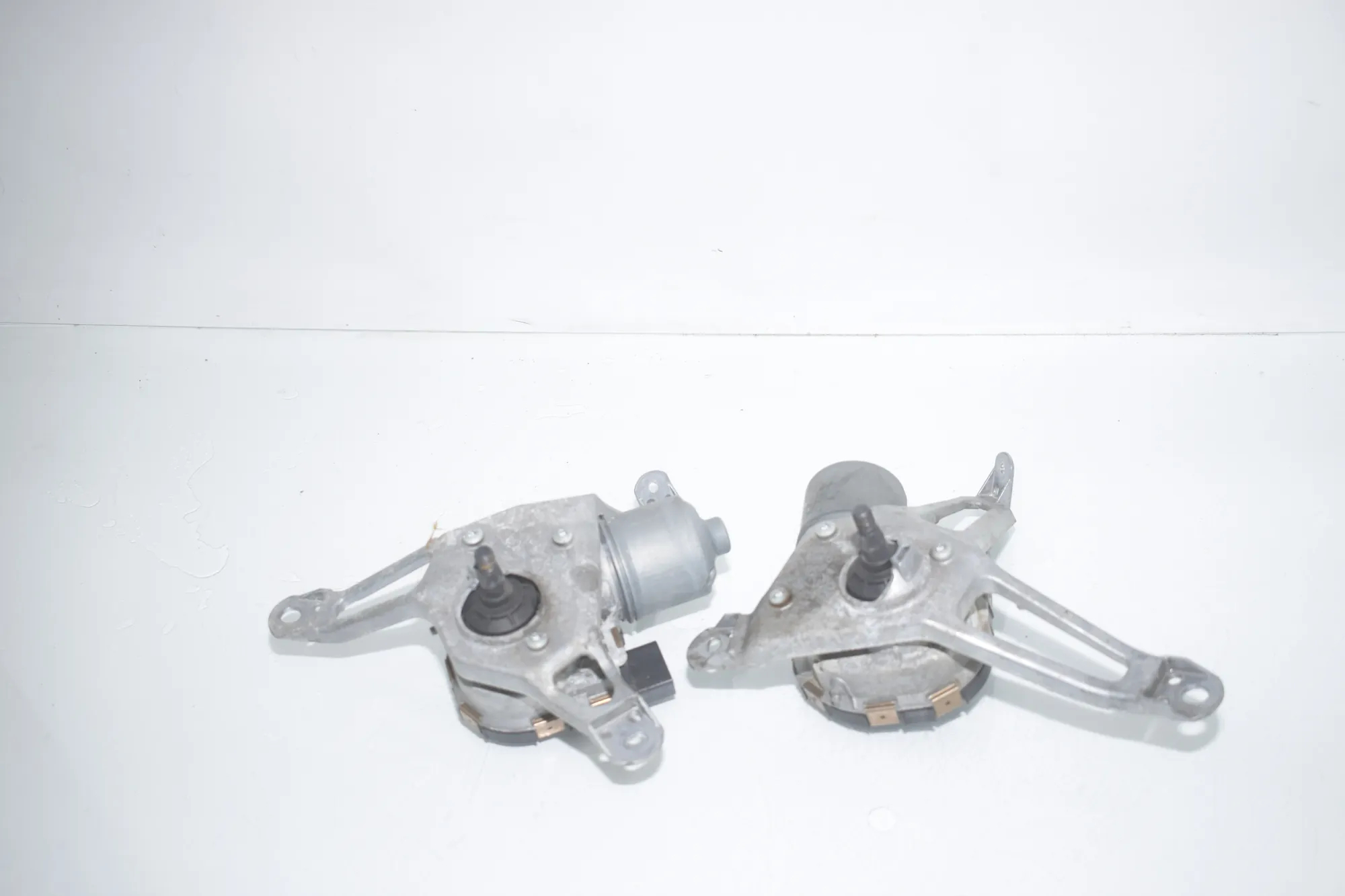 Front Windshield Wiper Mechanism – OEM 7359450 · BMW i3 (I01) BMW i3 (I01) Electric 2020