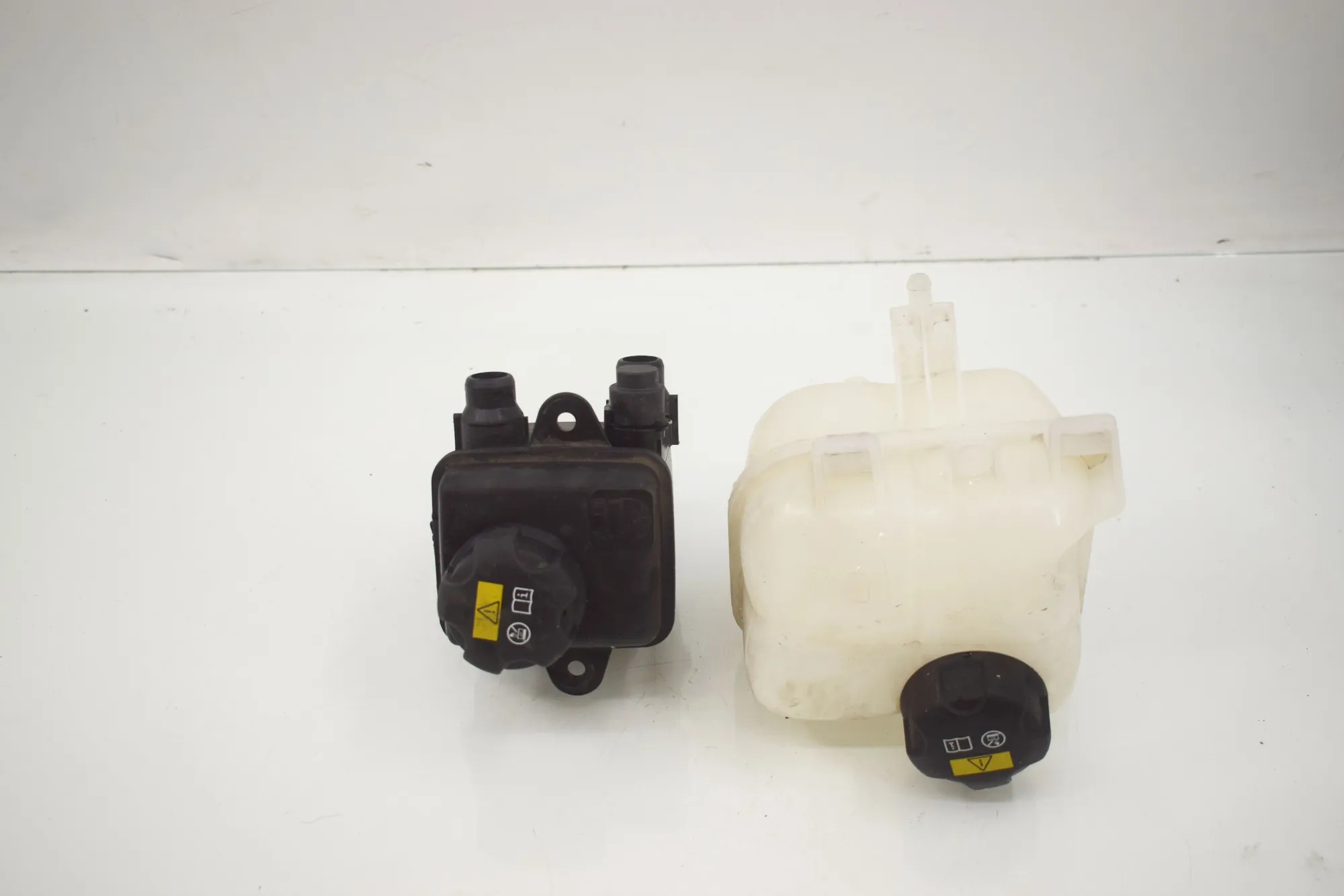 Expansion Tank – OEM 9327150 · BMW i3 (I01) BMW i3 (I01) Electric 2020
