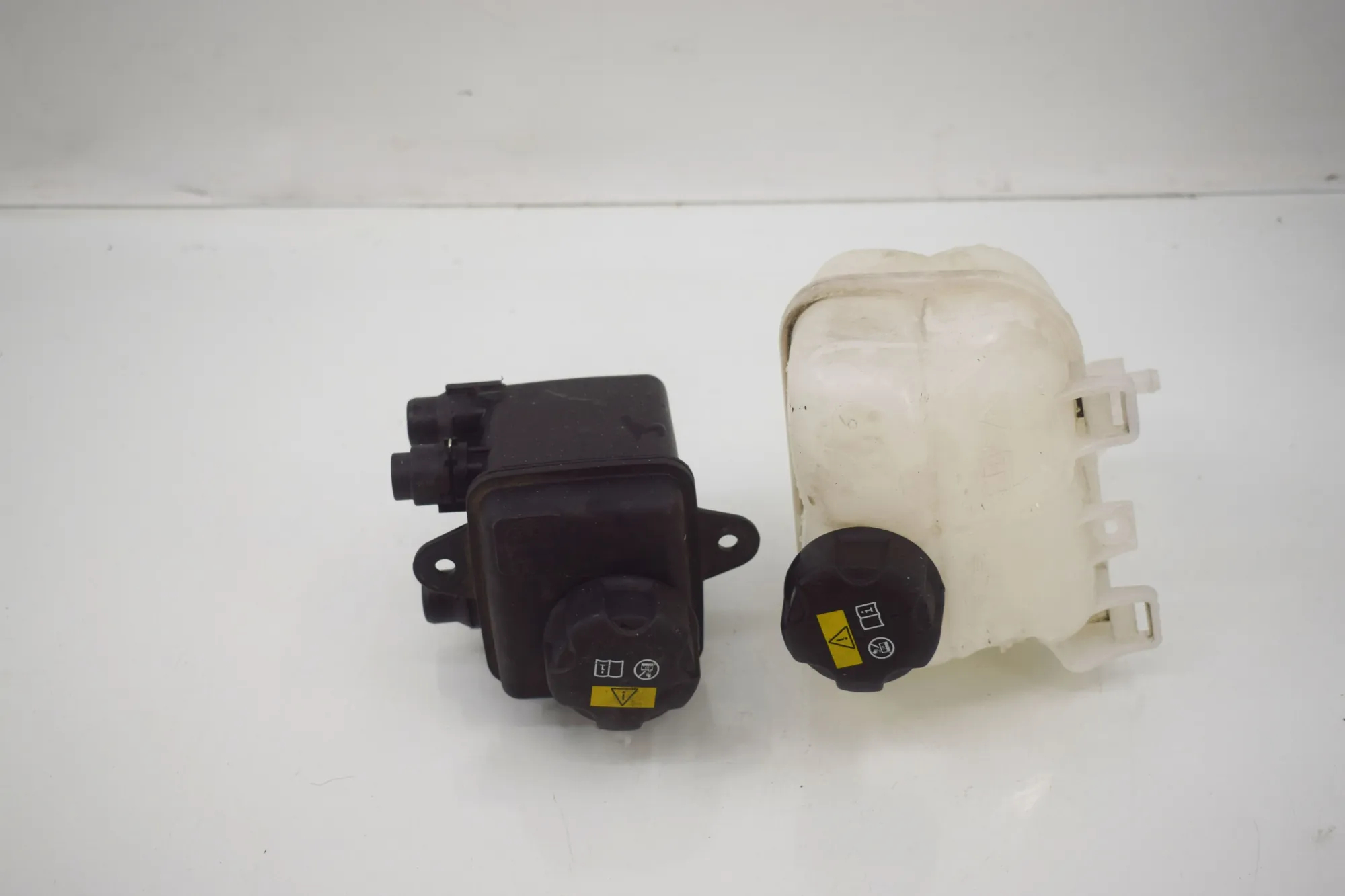 Expansion Tank – OEM 9327150 · BMW i3 (I01) BMW i3 (I01) Electric 2020 – 2