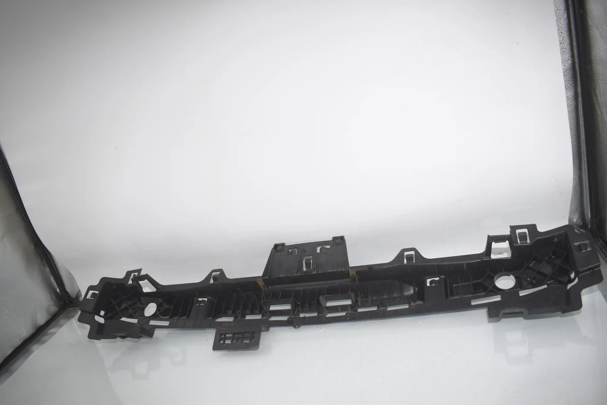 Rear Bumper Middle Bracket – OEM 7462344 · BMW i3 (I01) BMW i3 (I01) Electric 2020 – 2