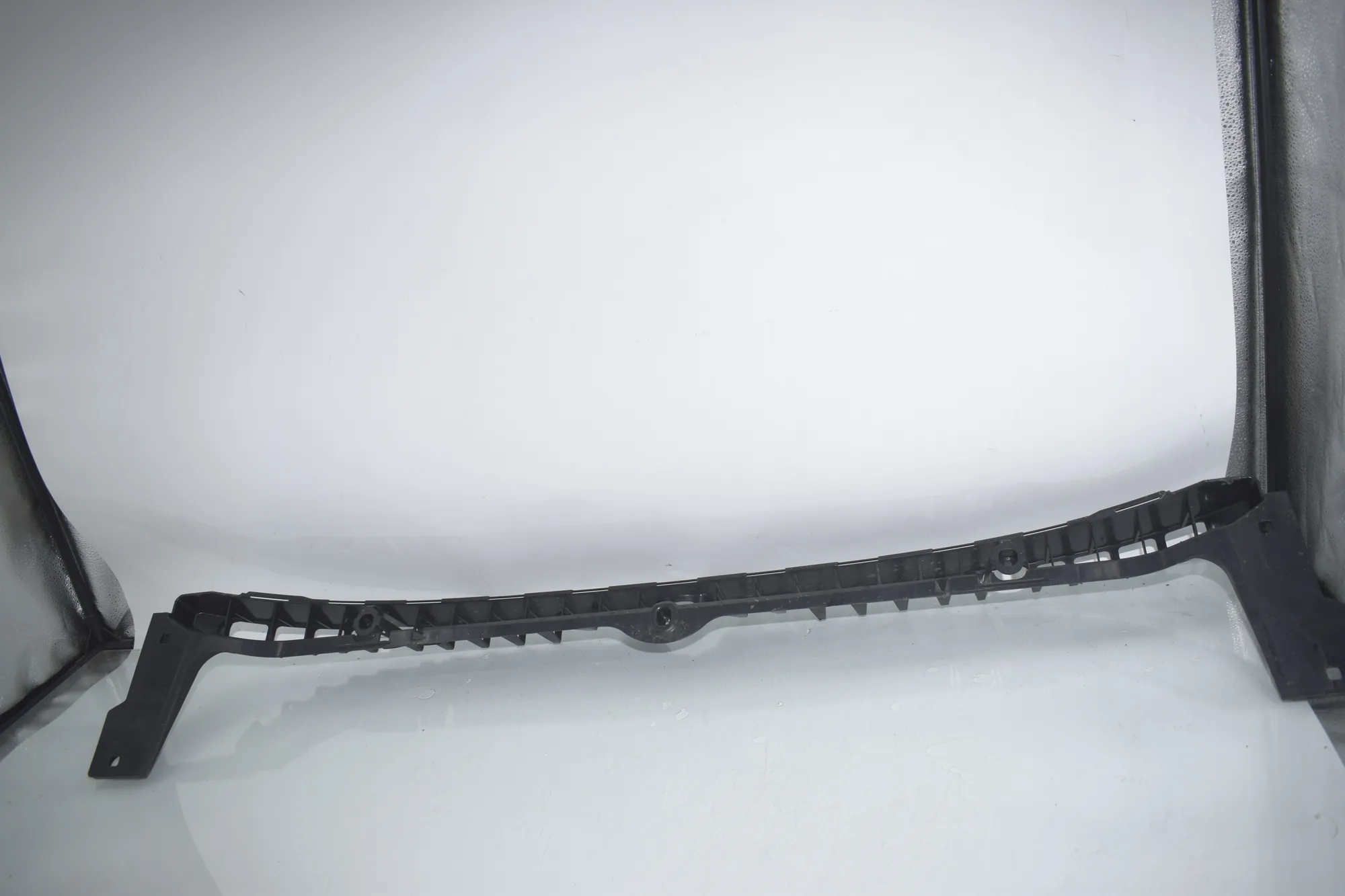 Rear Bumper Middle Bracket – OEM 7296779 · BMW i3 (I01) BMW i3 (I01) Electric 2020 – 3