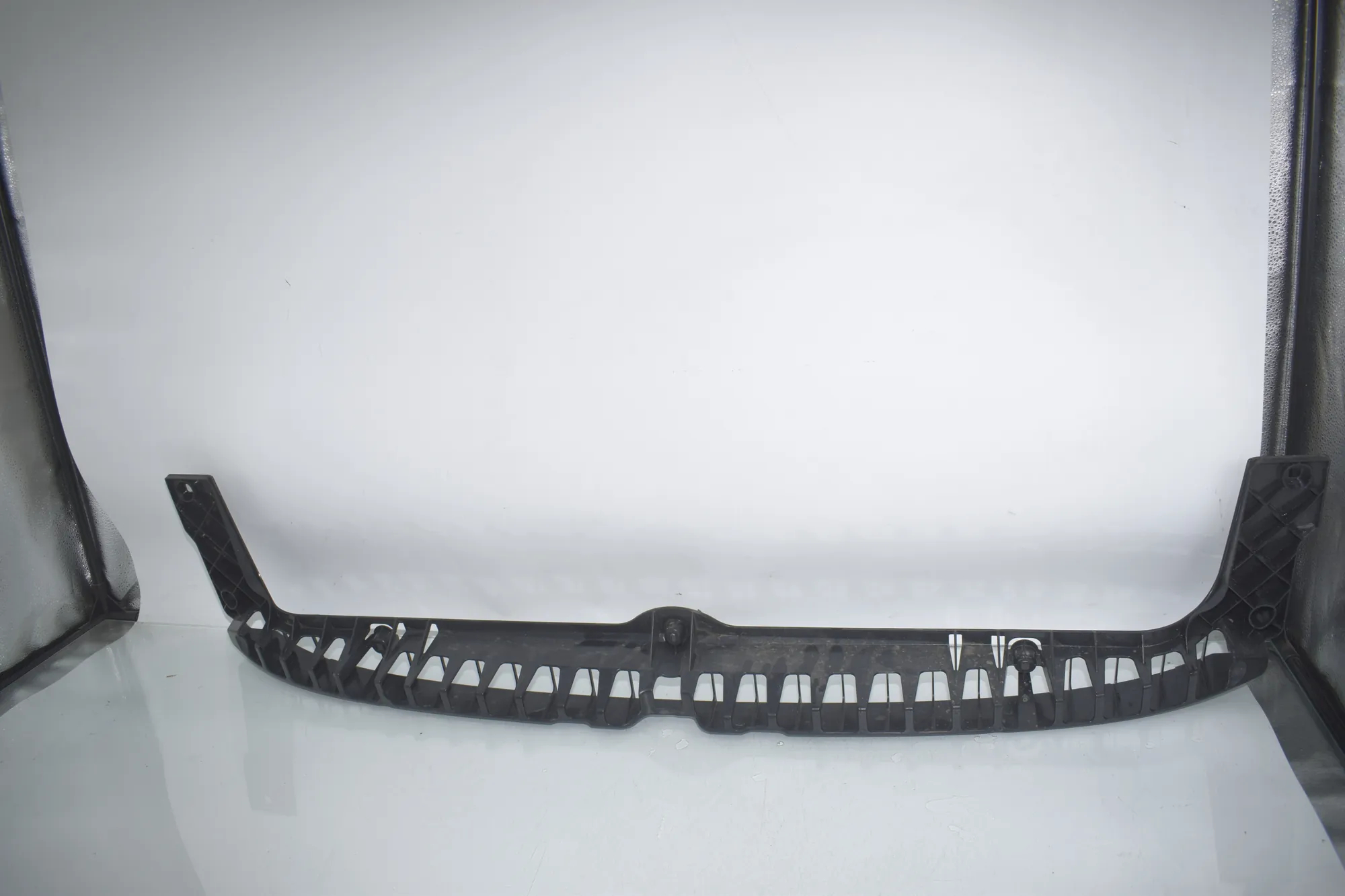 Rear Bumper Middle Bracket – OEM 7296779 · BMW i3 (I01) BMW i3 (I01) Electric 2020 – 2