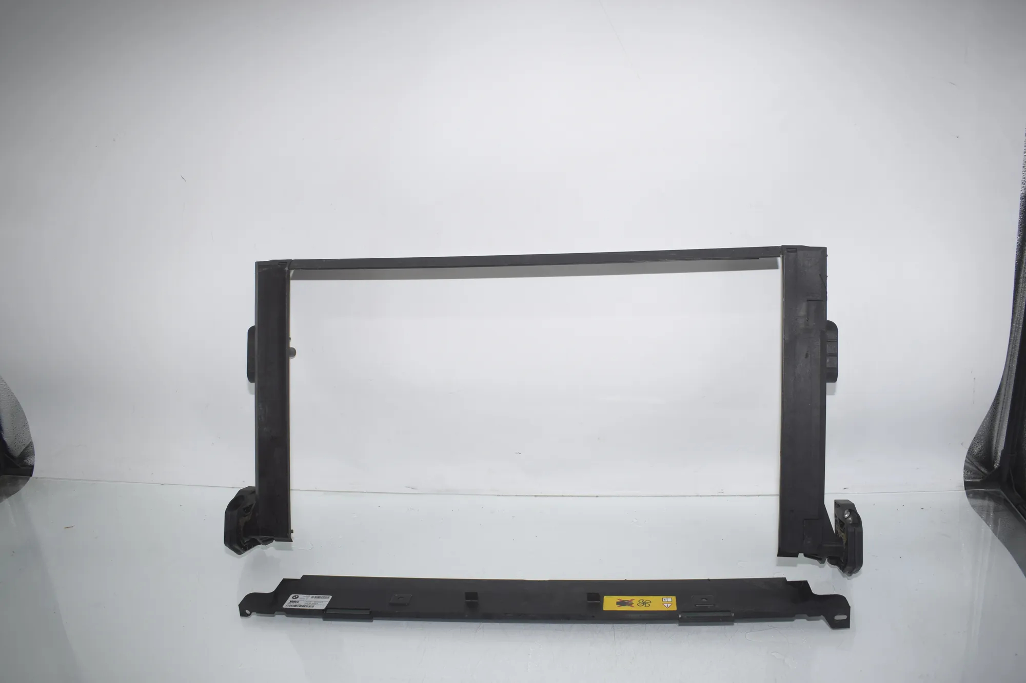 Radiator Holder – OEM 7600543 · BMW i3 (I01) BMW i3 (I01) Electric 2020 – 2