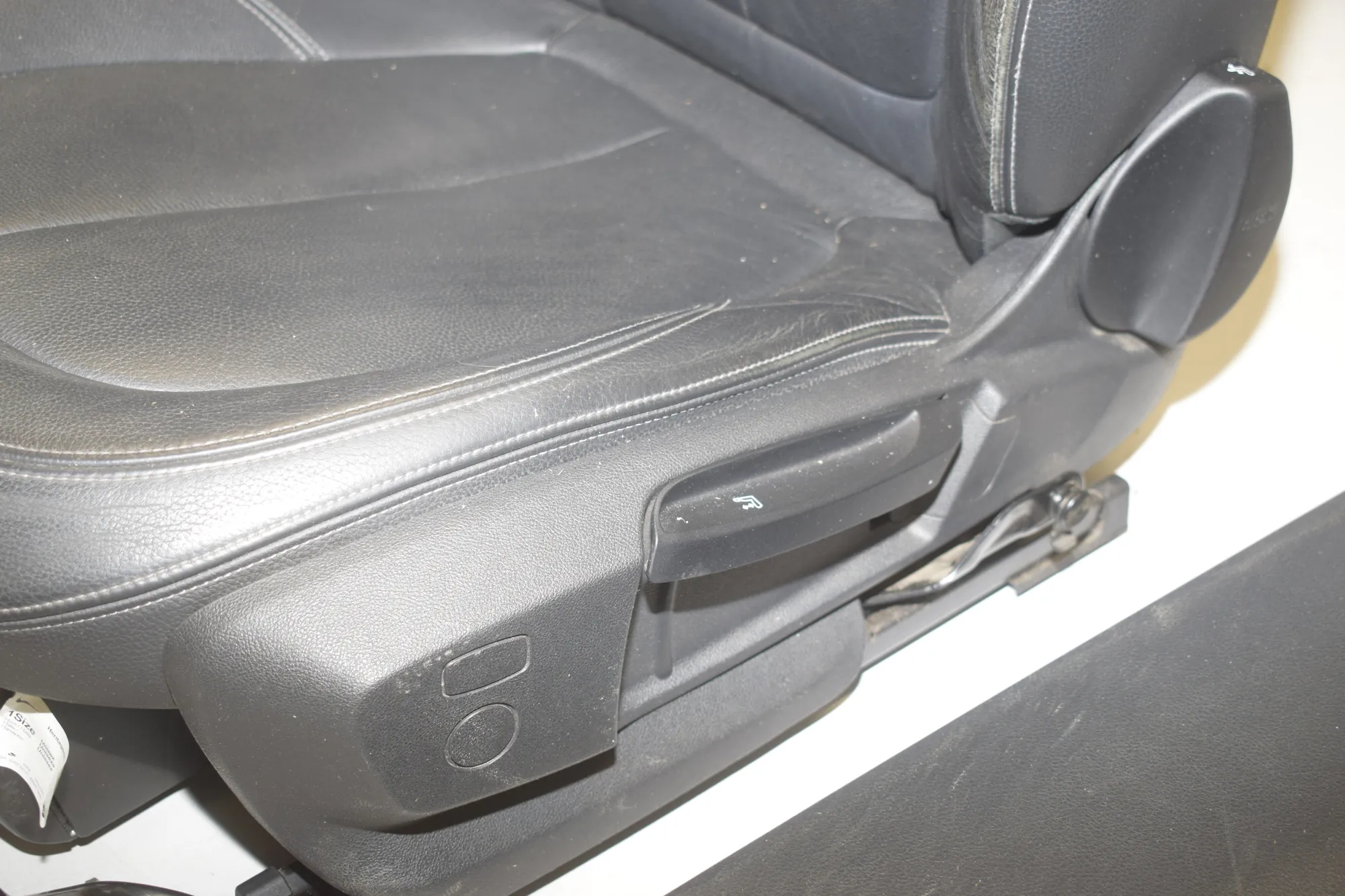 Seat set · BMW 2 Active Tourer (F45) BMW 2 Active Tourer (F45) 216 i 2017 – 9