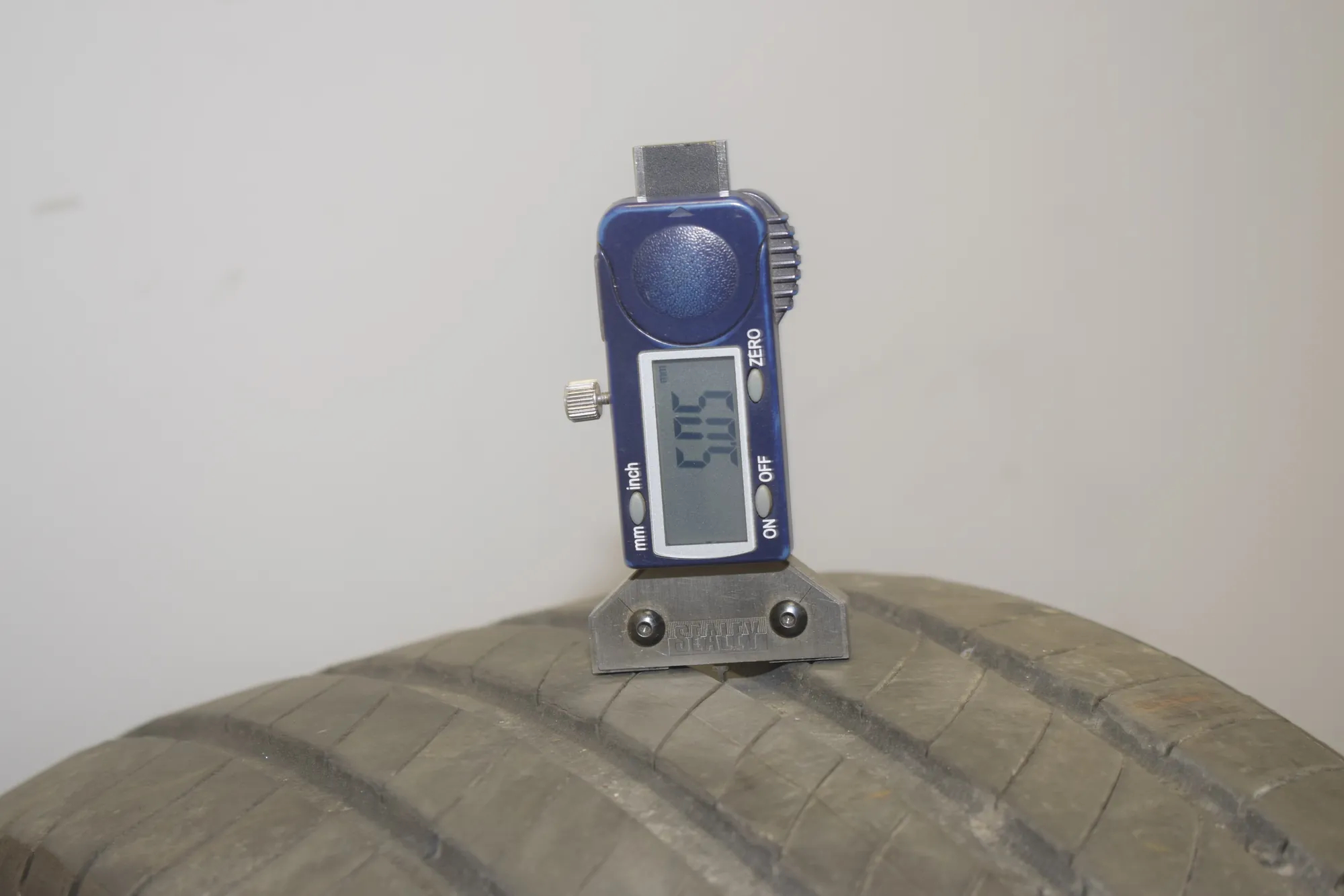 Tyre Kit · BMW 2 Gran Tourer (F46) BMW 2 Gran Tourer (F46) 220 d xDrive 2018 – 14