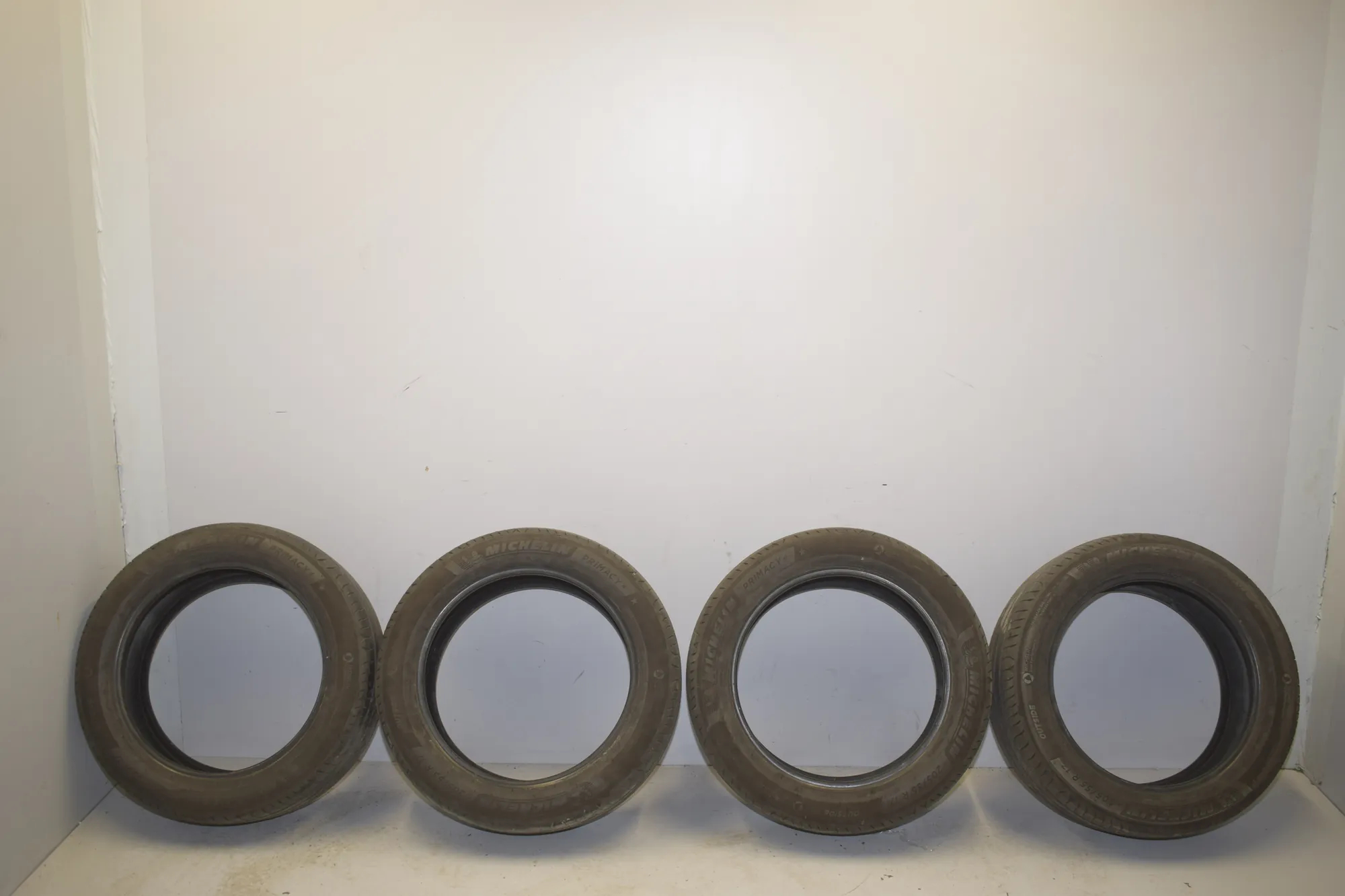 Tyre Kit · BMW 2 Gran Tourer (F46) BMW 2 Gran Tourer (F46) 220 d xDrive 2018 – 2