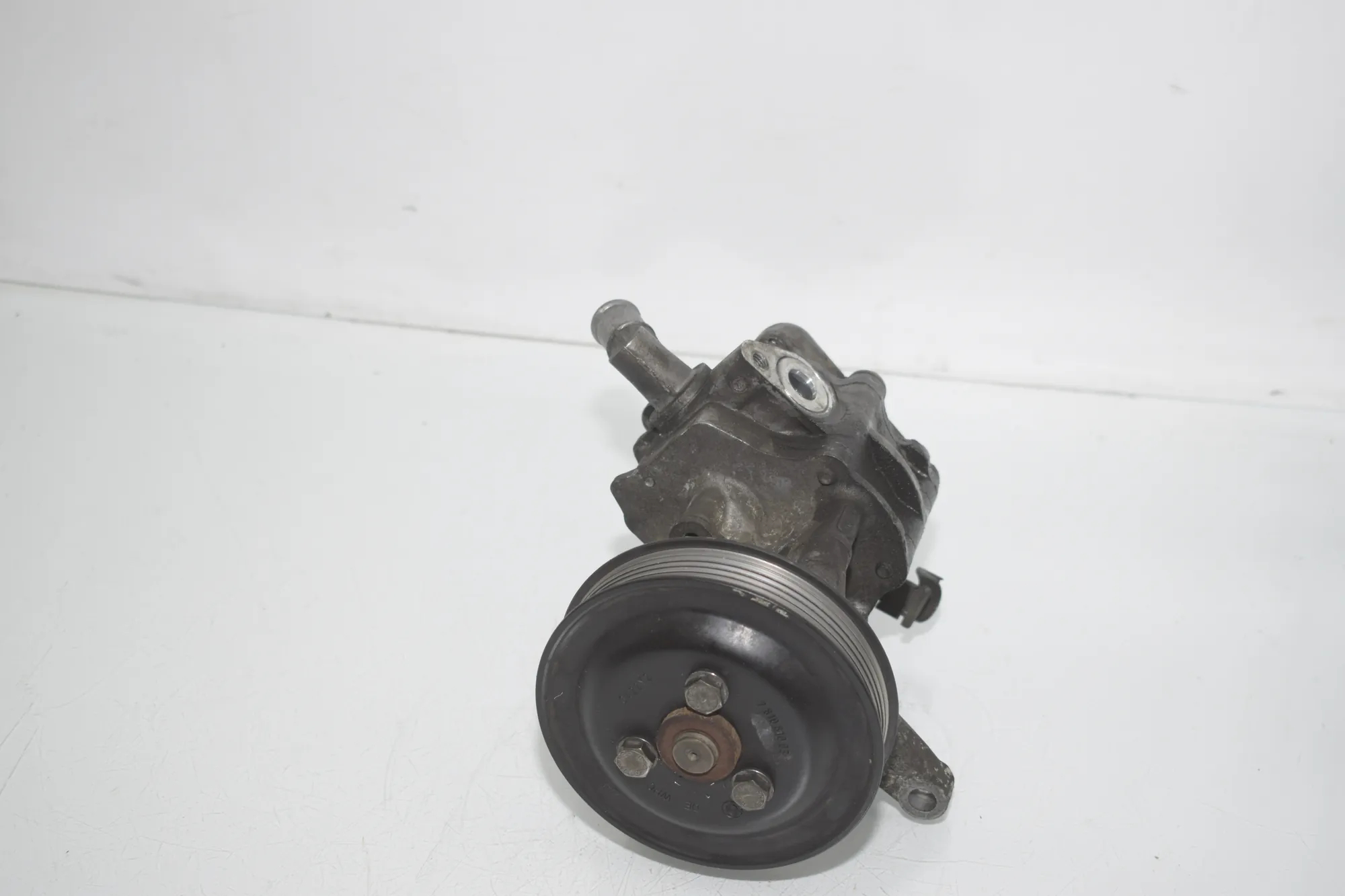 Power Steering Pump – OEM 6798665 · BMW 7 (F01, F02) BMW 7 (F01, F02) 730 d xDrive 2012 – 2