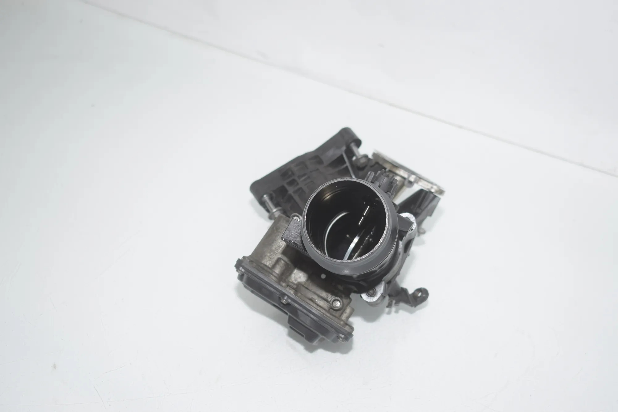 Throttle Body – OEM 7823244 · BMW 7 (F01, F02) BMW 7 (F01, F02) 730 d xDrive 2012 – 4