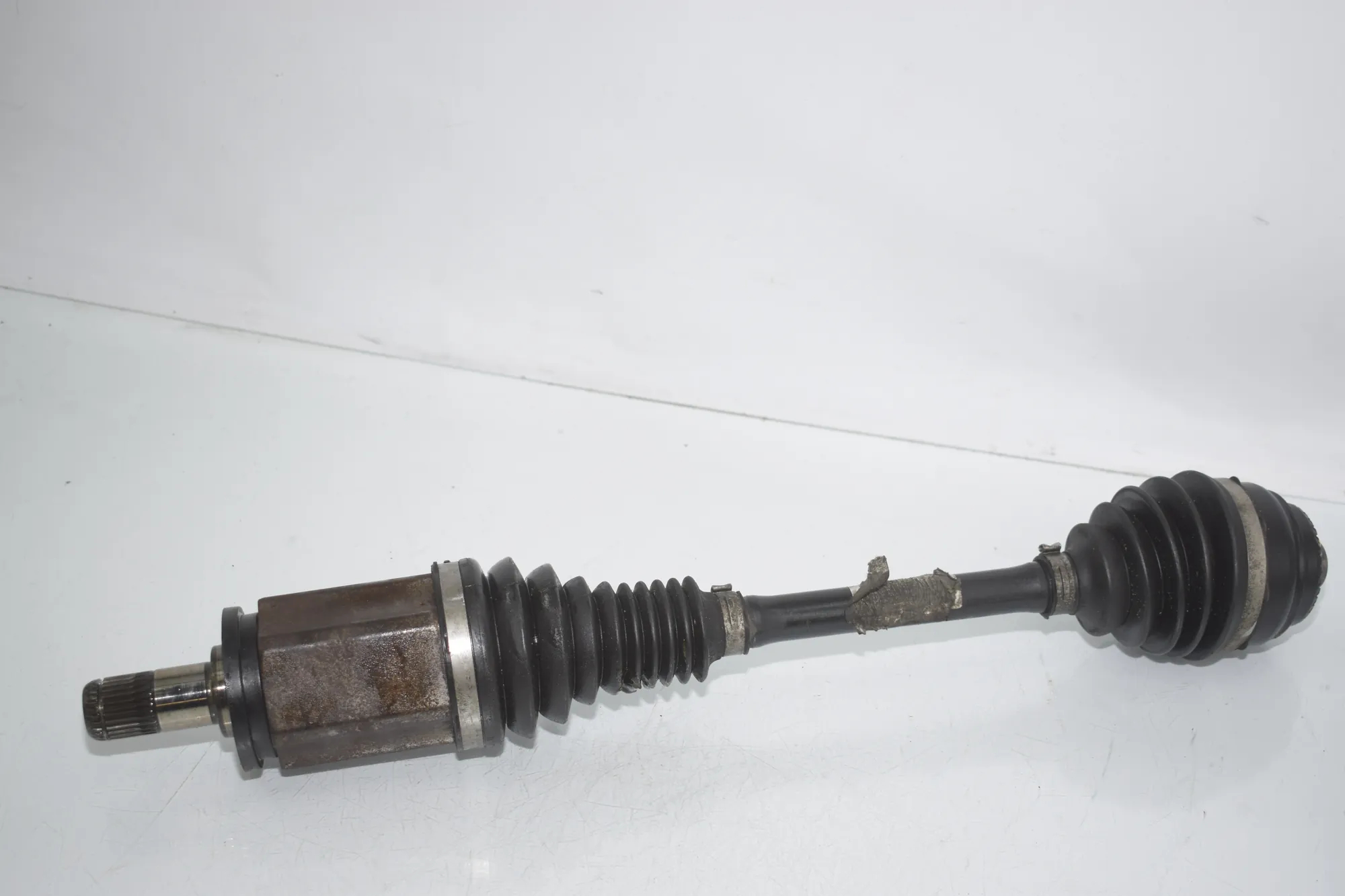 Front Left Driveshaft – OEM 7606027 · BMW 7 (F01, F02) BMW 7 (F01, F02) 730 d xDrive 2012 – 3