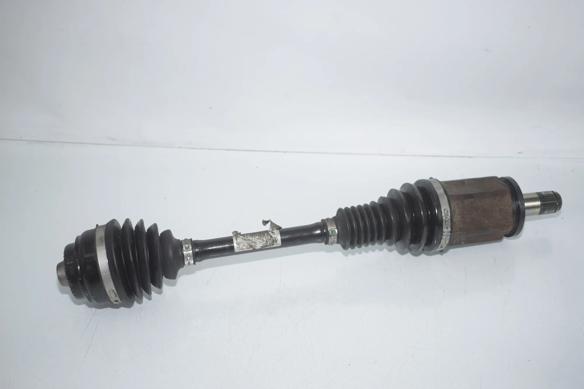 Front Left Driveshaft – OEM 7606027 · BMW 7 (F01, F02) BMW 7 (F01, F02) 730 d xDrive 2012