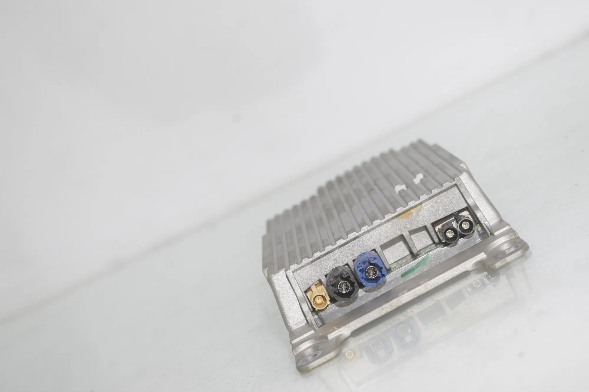 Bluetooth Control Unit – OEM 9251737 · BMW 7 (F01, F02) BMW 7 (F01, F02) 750 i 2010 – 4