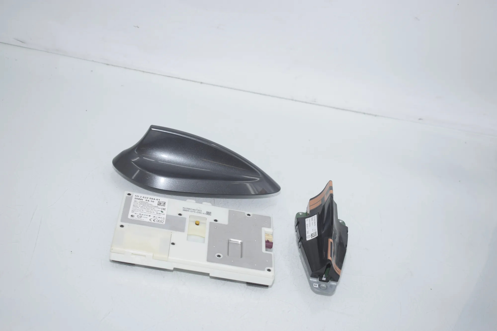 Antenna Trim – OEM 2622584 · BMW 2 Active Tourer (F45) BMW 2 Active Tourer (F45) 216 i 2017 – 3