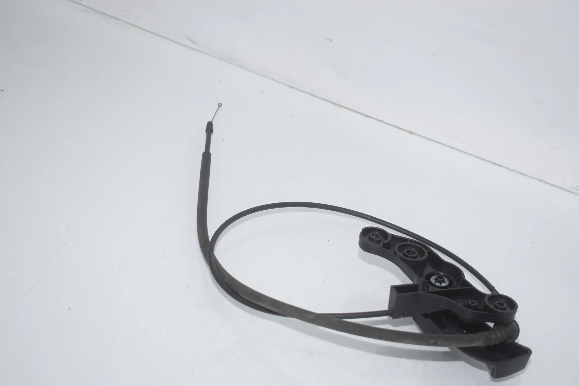 Bonnet Release Handle – OEM 7326517 · BMW 2 Active Tourer (F45) BMW 2 Active Tourer (F45) 216 i 2017 – 2