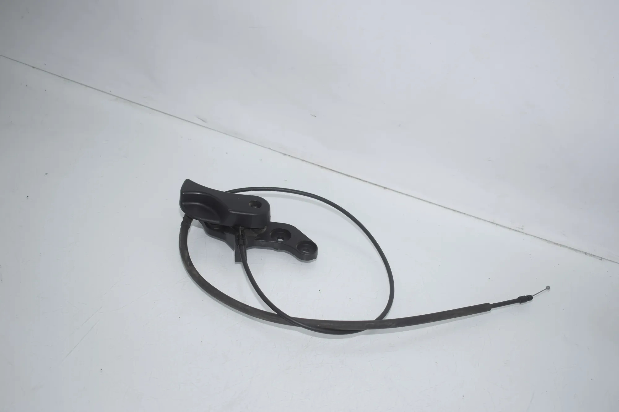 Bonnet Release Handle – OEM 7326517 · BMW 2 Active Tourer (F45) BMW 2 Active Tourer (F45) 216 i 2017 – 3
