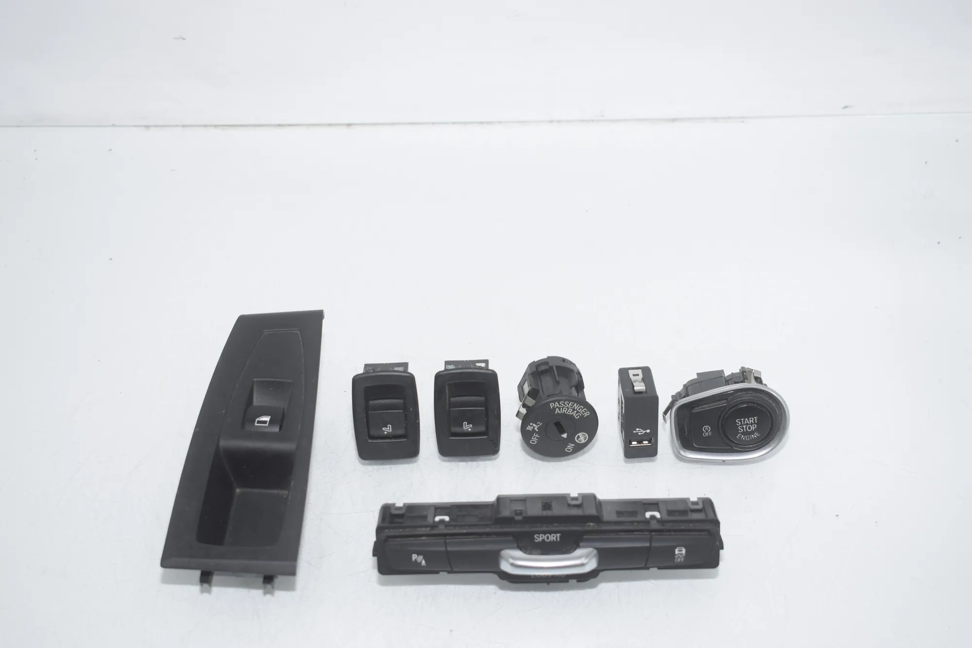 Switches – OEM 9208107 · BMW 2 Active Tourer (F45) BMW 2 Active Tourer (F45) 216 i 2017